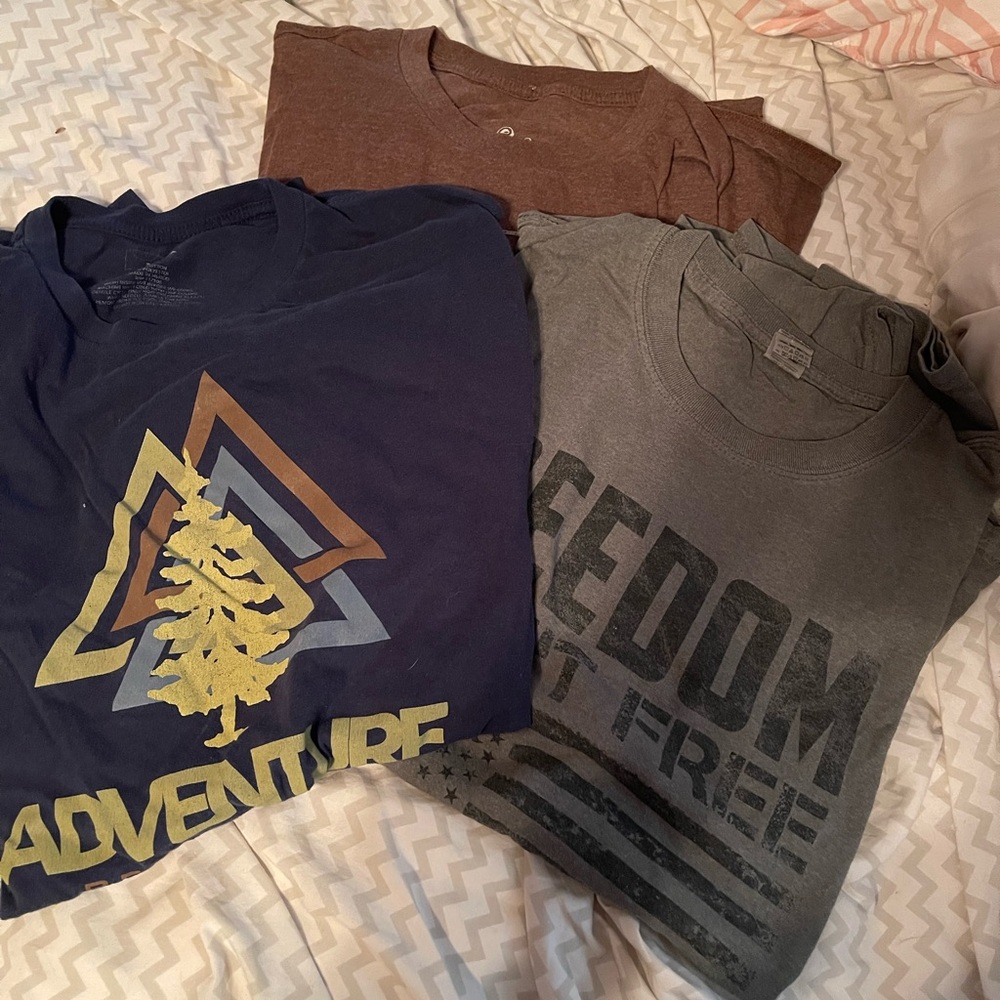 (3) Men’s Graphic Shirt Bundle